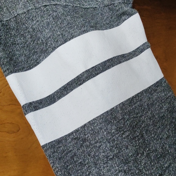 🩶 Just Be Marled Charcoal Grey Hoodie - Picture 5 of 6